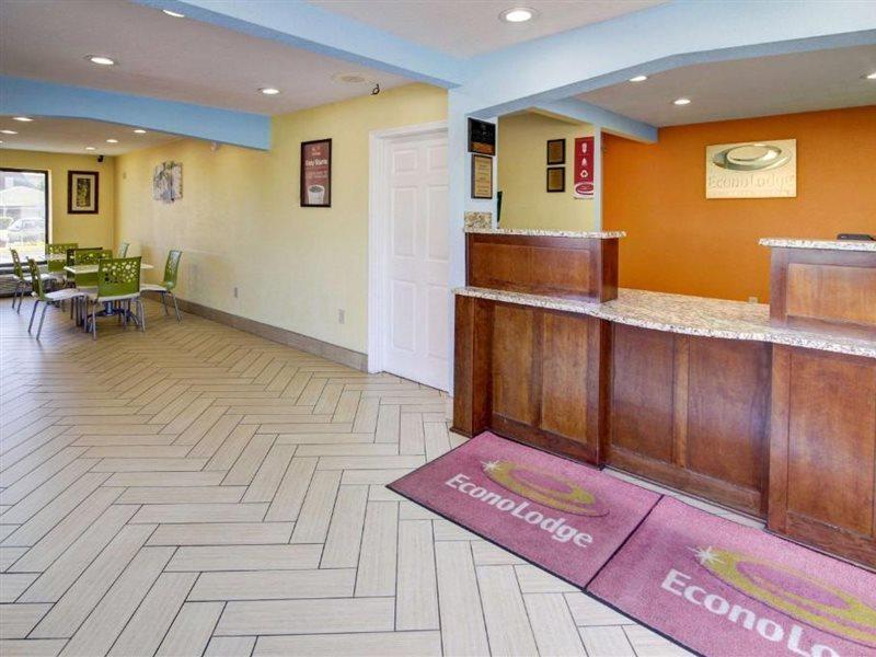נורפולק Econo Lodge At Military Circle מראה חיצוני תמונה
