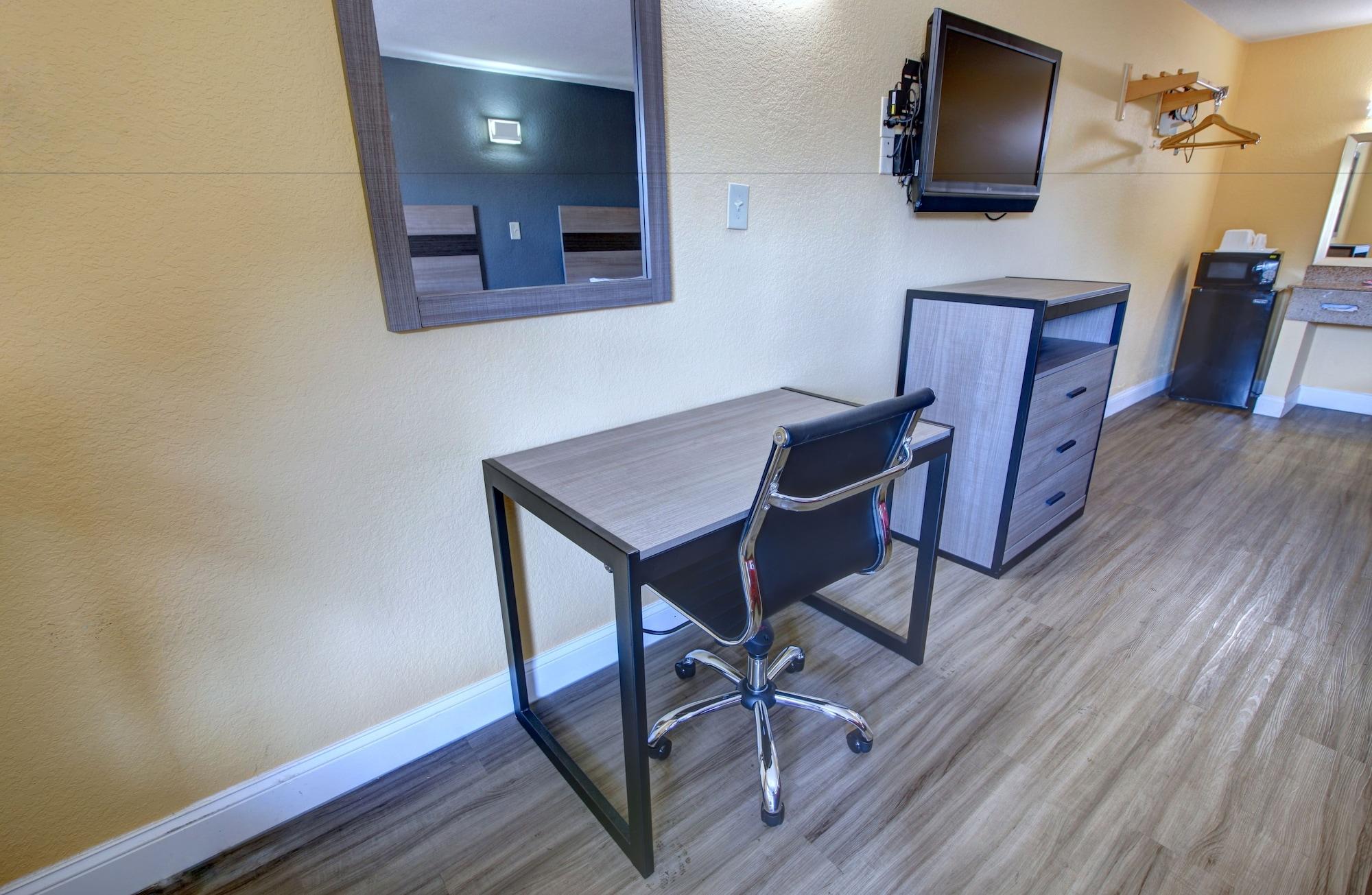 נורפולק Econo Lodge At Military Circle מראה חיצוני תמונה