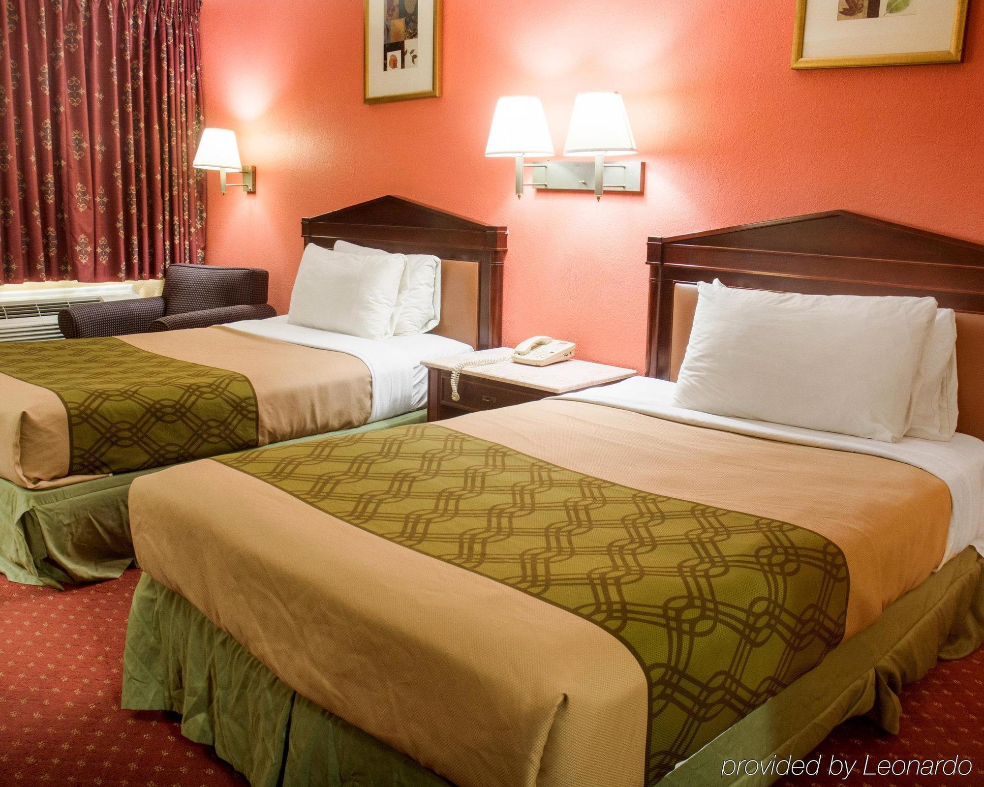 נורפולק Econo Lodge At Military Circle מראה חיצוני תמונה