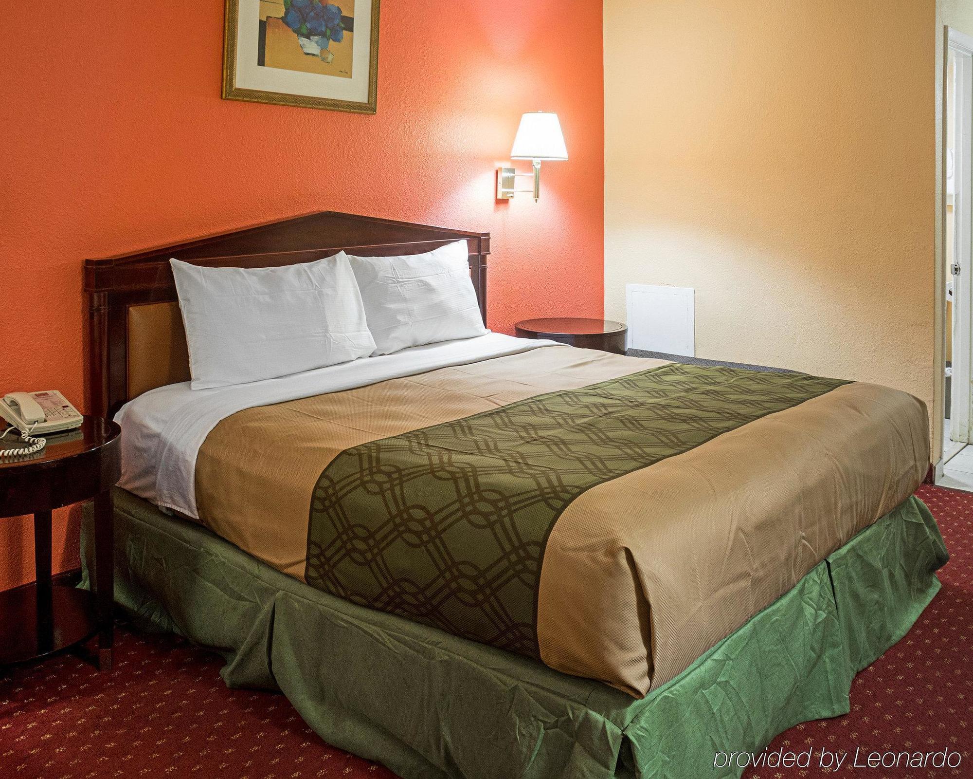 נורפולק Econo Lodge At Military Circle מראה חיצוני תמונה