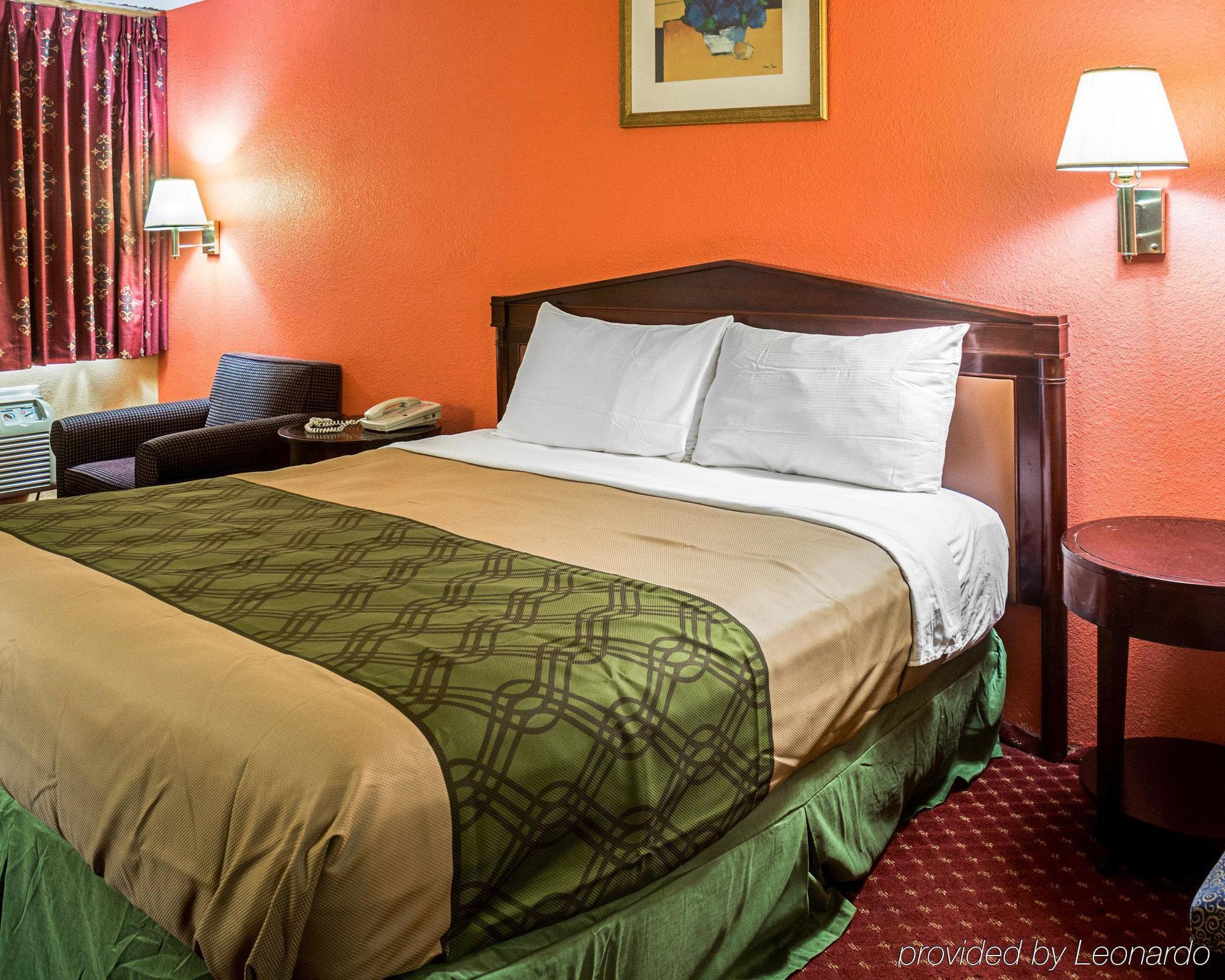 נורפולק Econo Lodge At Military Circle מראה חיצוני תמונה