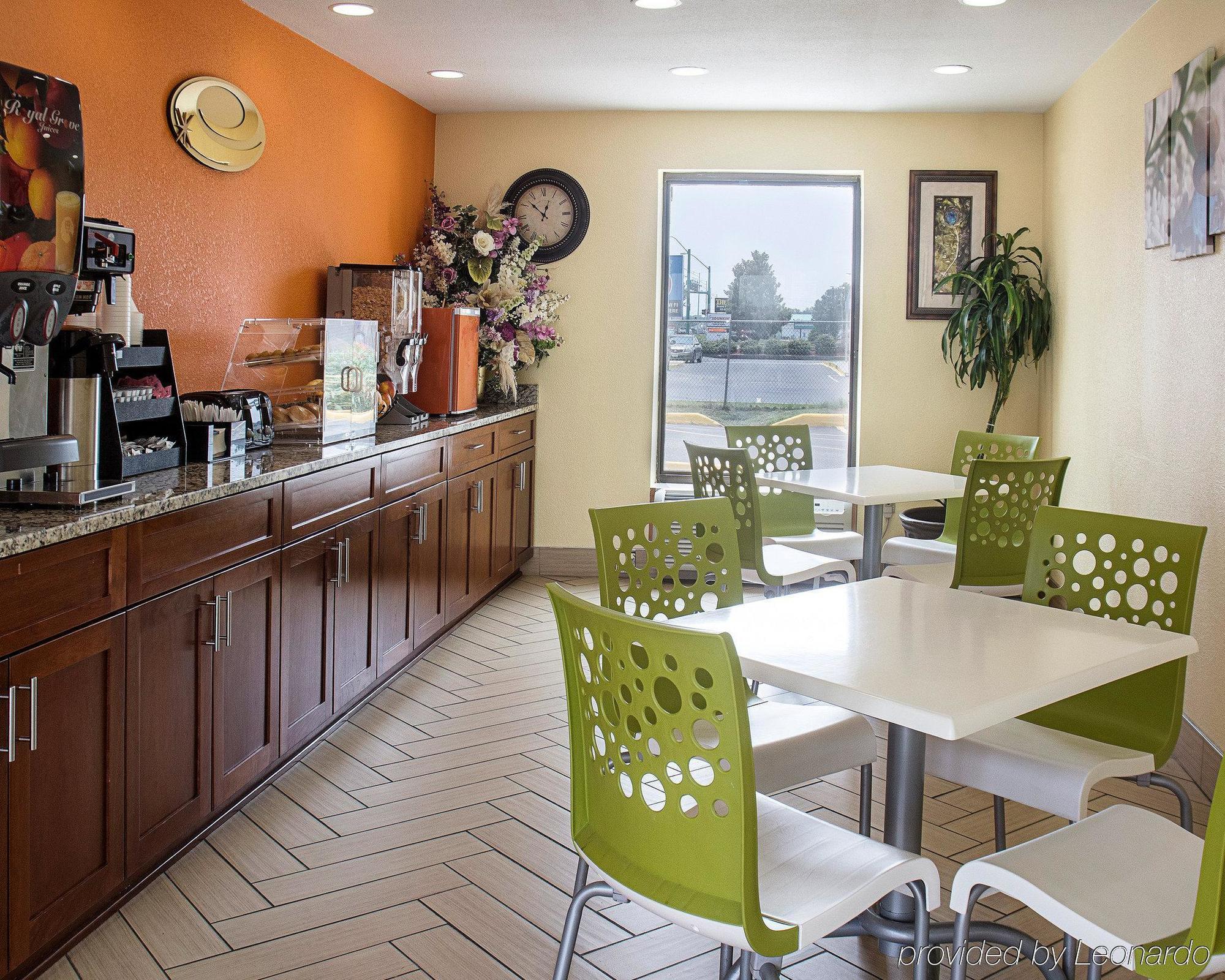 נורפולק Econo Lodge At Military Circle מראה חיצוני תמונה