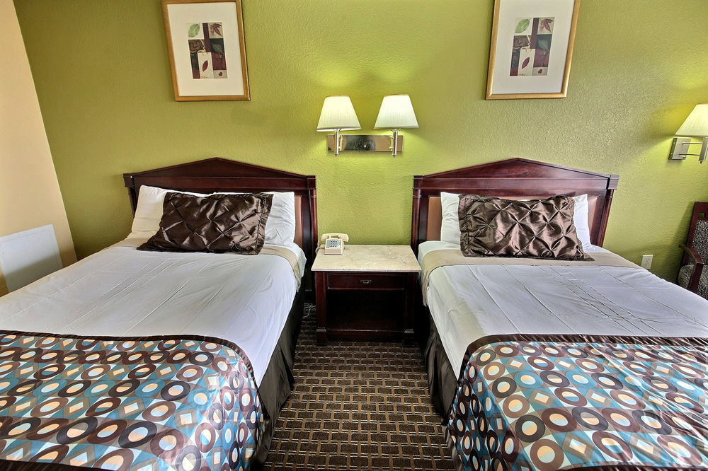 נורפולק Econo Lodge At Military Circle מראה חיצוני תמונה