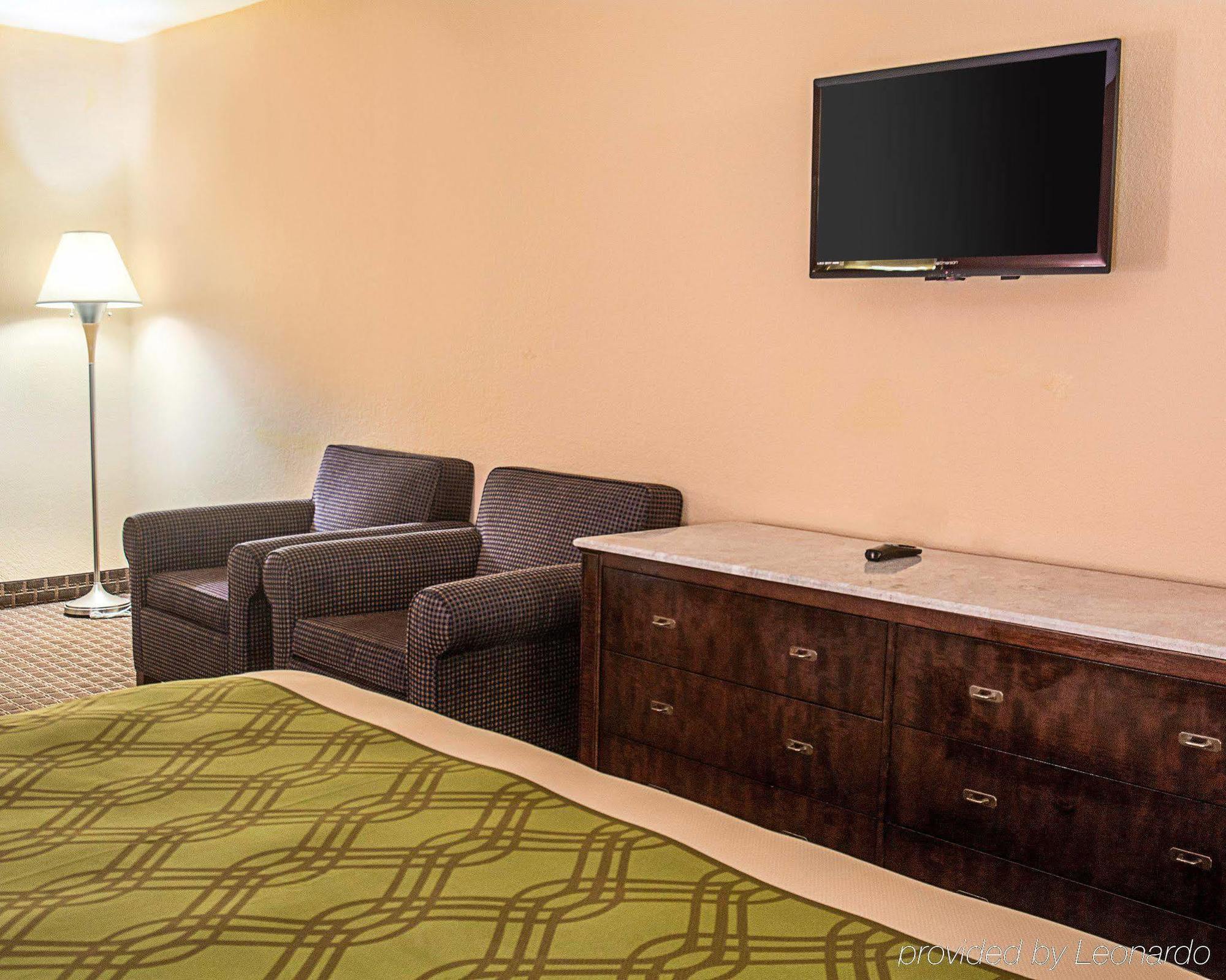 נורפולק Econo Lodge At Military Circle מראה חיצוני תמונה